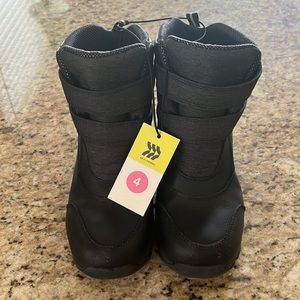 Boys snow boots